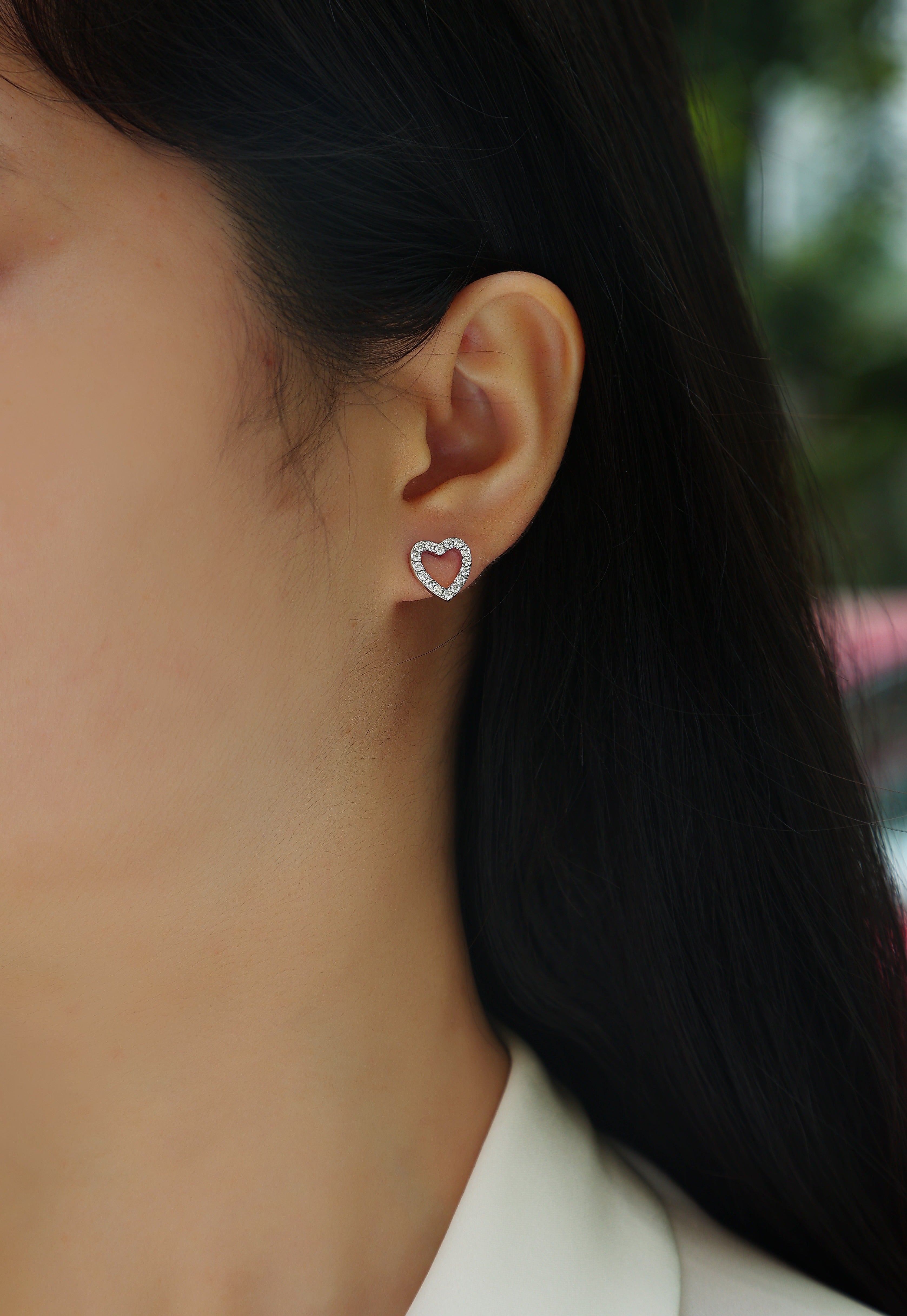 Everlove Pavé Heart Moissanite Studs